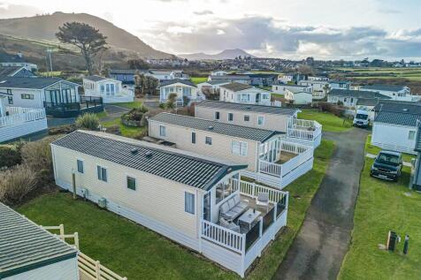 W27-ABERAFON-PARK-AERIAL-02.jpg