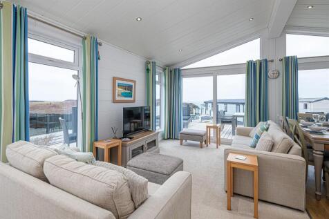 R16-ABERAFON-PARK-LOUNGE-3.jpg