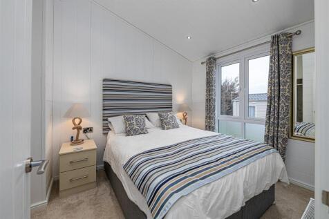 R16-ABERAFON-PARK-BEDROOM-1A.jpg
