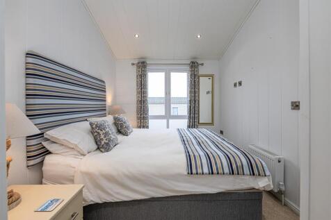 R16-ABERAFON-PARK-BEDROOM-1B.jpg