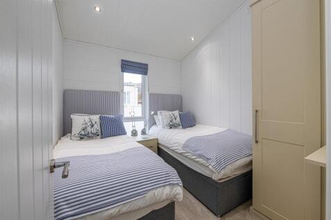 R16-ABERAFON-PARK-BEDROOM-3A.jpg