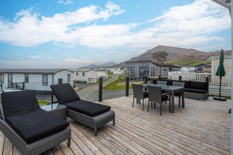 R16-ABERAFON-PARK-EXTERNAL-5.jpg
