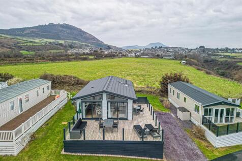 R16-ABERAFON-PARK-AERIAL-2.jpg