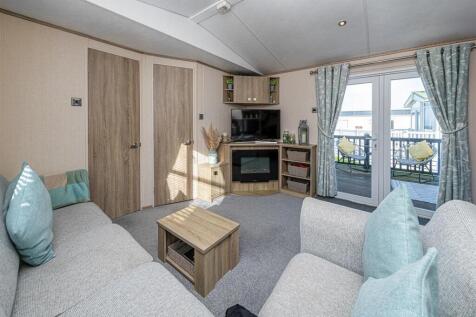 Y4-ABERAFON-PARK-LOUNGE-06.jpg