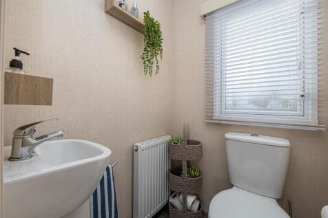 Y4-ABERAFON-PARK-TOILET.jpg