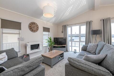 R19 LIVING SPACE