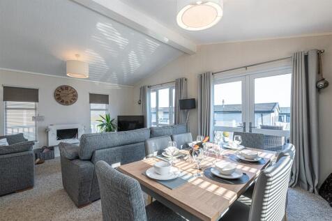 R19 DINING AREA