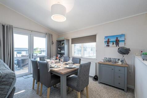 R19 DINING AREA