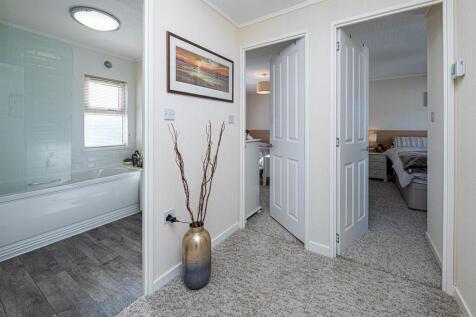 R19 HALLWAY