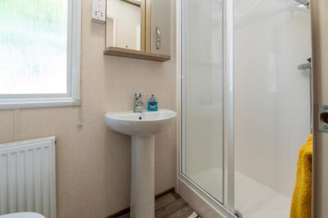 Y04-ABERAFON-PARK-BATHROOM-1B.jpg