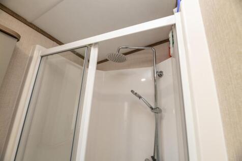 Y04-ABERAFON-PARK-BATHROOM-1C.jpg