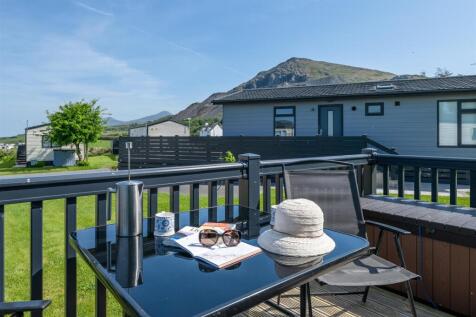 Y04-ABERAFON-PARK-EXTERNAL-8.jpg