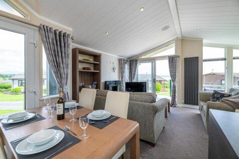 PINE-LODGES-LOUNGE-01.jpg