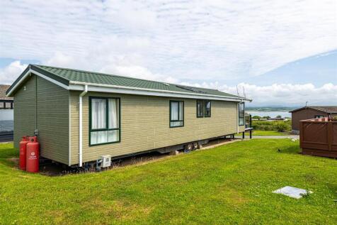 PINE-LODGES-EXTERNAL-02.jpg
