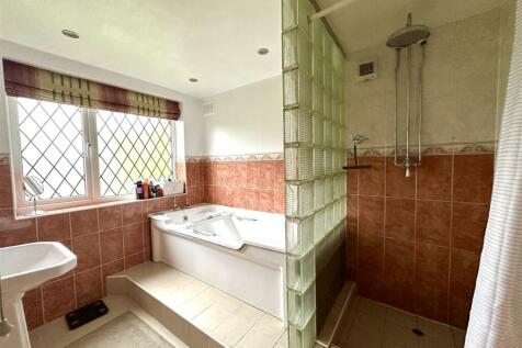 Bathroom.jpeg