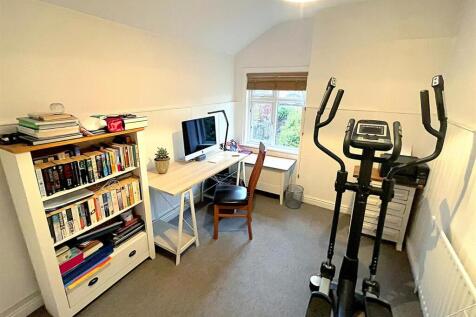 27 Cambridge St_bedroom_01.jpg