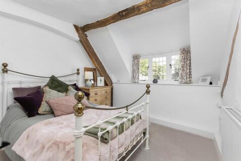 20 Bedroom Two.jpg