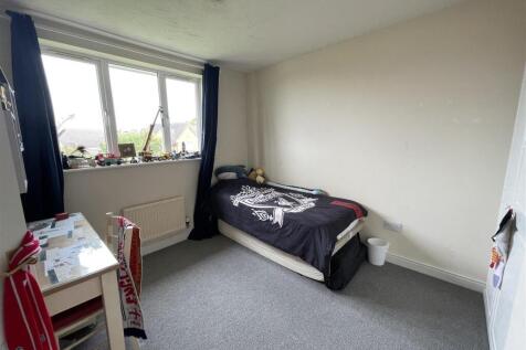Double bedroom 2