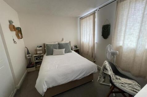 Double bedroom 3
