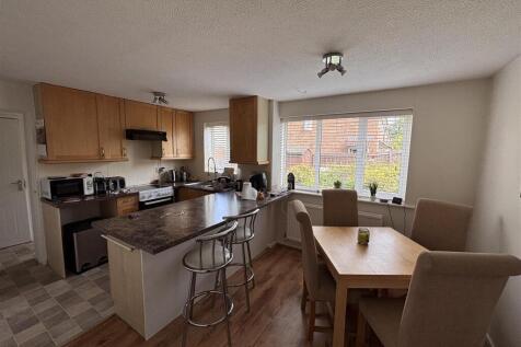 Kitchen / Dining