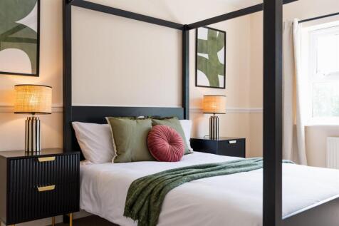 18BatesClose-lifestyle2.jpg