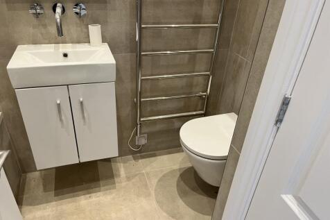 Flat 1 brooklands bathroom