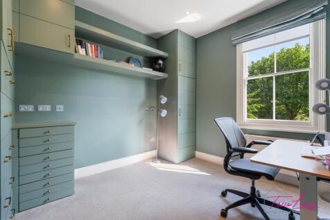 Office/third bedroom