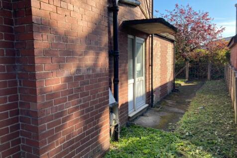 Entrance No.4 Barrington Close