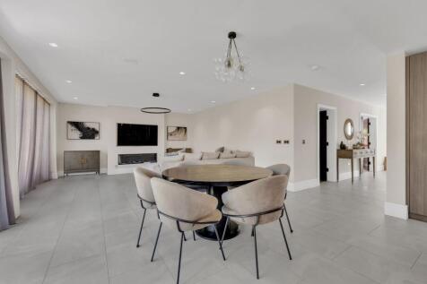 Dining/Family Room