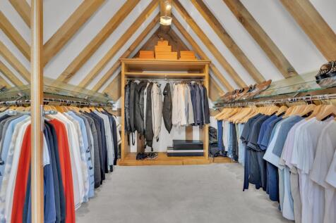 Walk-in Wardrobe
