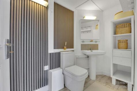 Garden Room WC