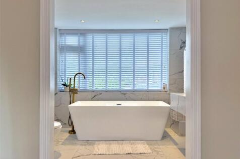 Master En-Suite