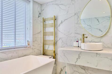Master En-Suite