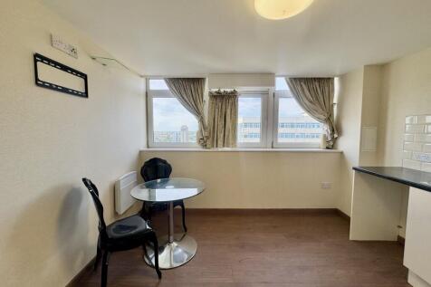 Lounge/Kitchen