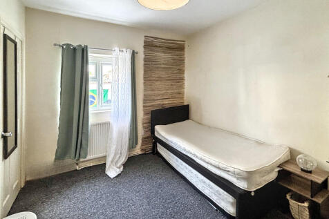 BEDROOM SIDE