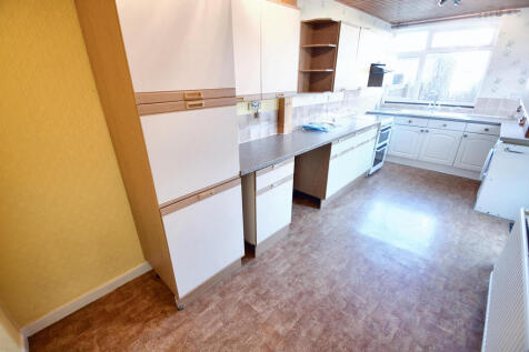 37 Meadowsweet Avenue 017.jpeg