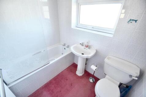 37 Meadowsweet Avenue 023.jpeg