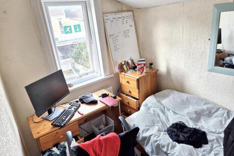 WhatsApp Image 2025-11-13 at 13.44.08 (4).jpeg