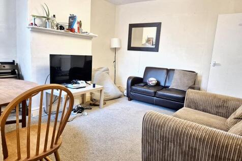 WhatsApp Image 2025-11-13 at 13.44.10 (4).jpeg