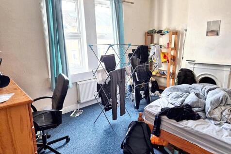 WhatsApp Image 2025-11-13 at 13.22.43 (4).jpeg