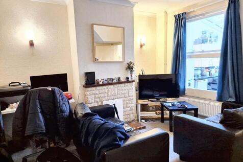 WhatsApp Image 2025-11-13 at 13.02.33.jpeg