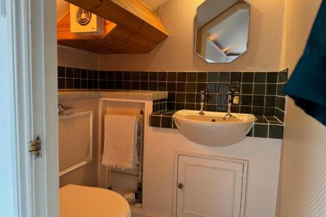 Bed one en-suite