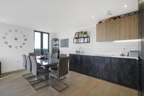 Flat 63, Bartram House - u7xN8JPHvEwykc2kIGwK.jpg