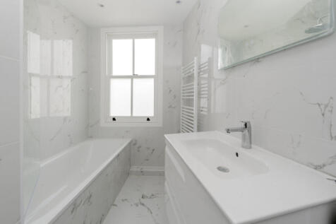 En-suite 2.jpeg