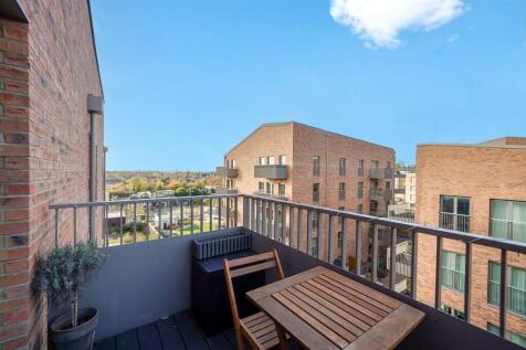 Apartment 28, 4 Explorer Way - 1tqD7DclGSHhNTYHiv0