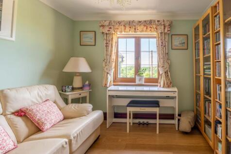 Bedroom/Library/Study