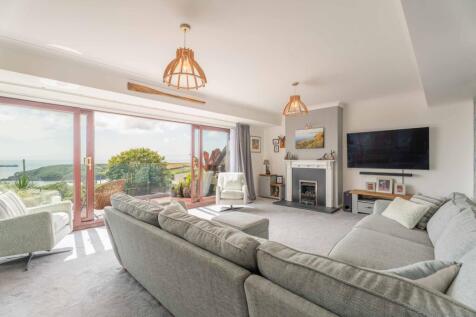 2nd Floor Living Room