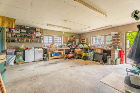 Double Garage/Workshop
