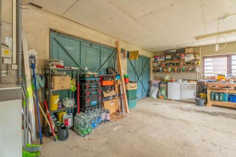 Double Garage/Workshop