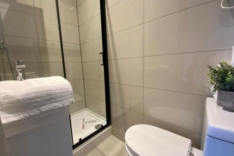 Bedroom 2 Ensuite